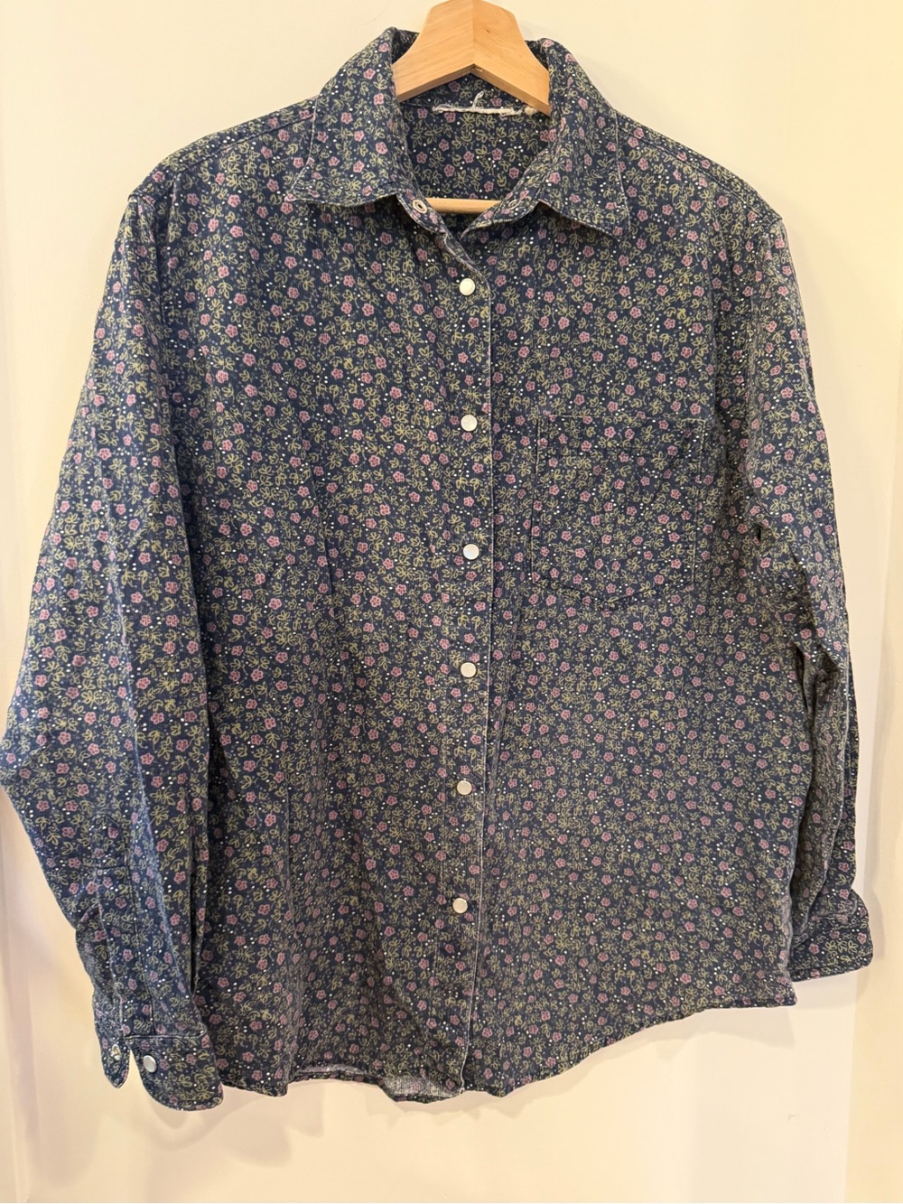 Vintage corduroy floral‎ button up shirt with pearl snaps size L